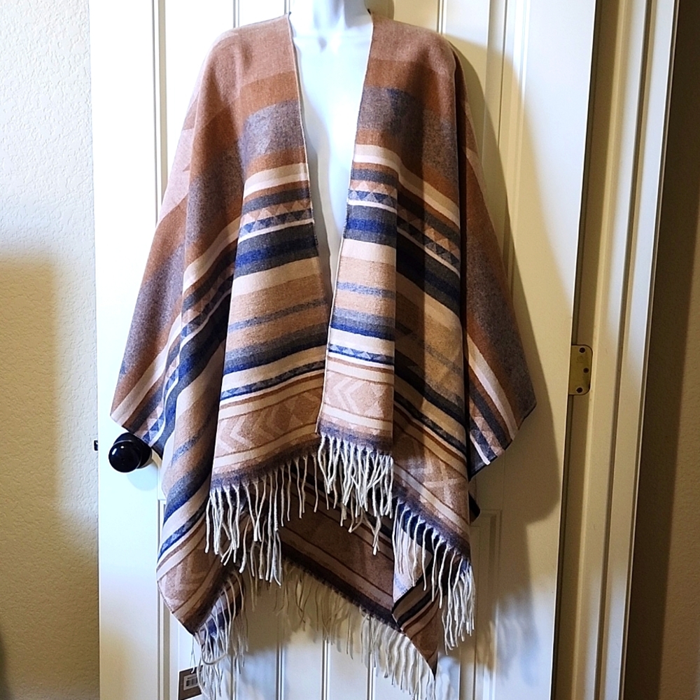 Womens Ruana shawl wrap NWT One size